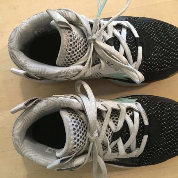 Adidas Dame 8 Little Kids Shoes (Preschool) size 13 - Picture 3 of 7